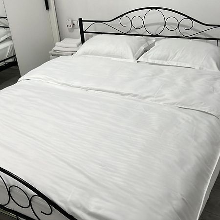 Home Sweet Home Apartment With 3 Rooms Μπουζάου Εξωτερικό φωτογραφία